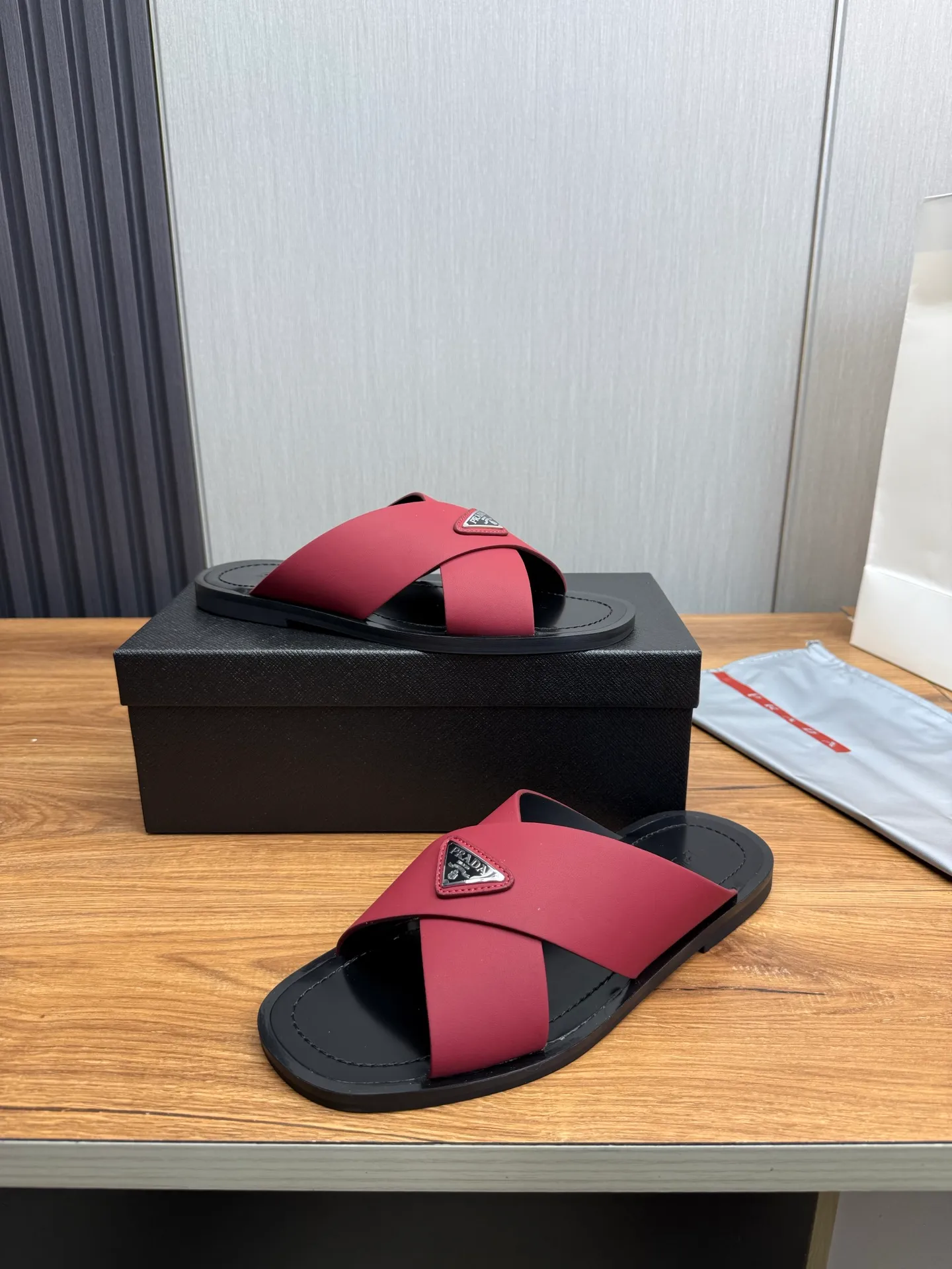Factory price 340💰 ＰＲＡＤＡPrada - popular men's slippers hot sale 🔥 🩴Official website one to one production 38-45 sizes 45 46 🉑️Customized!